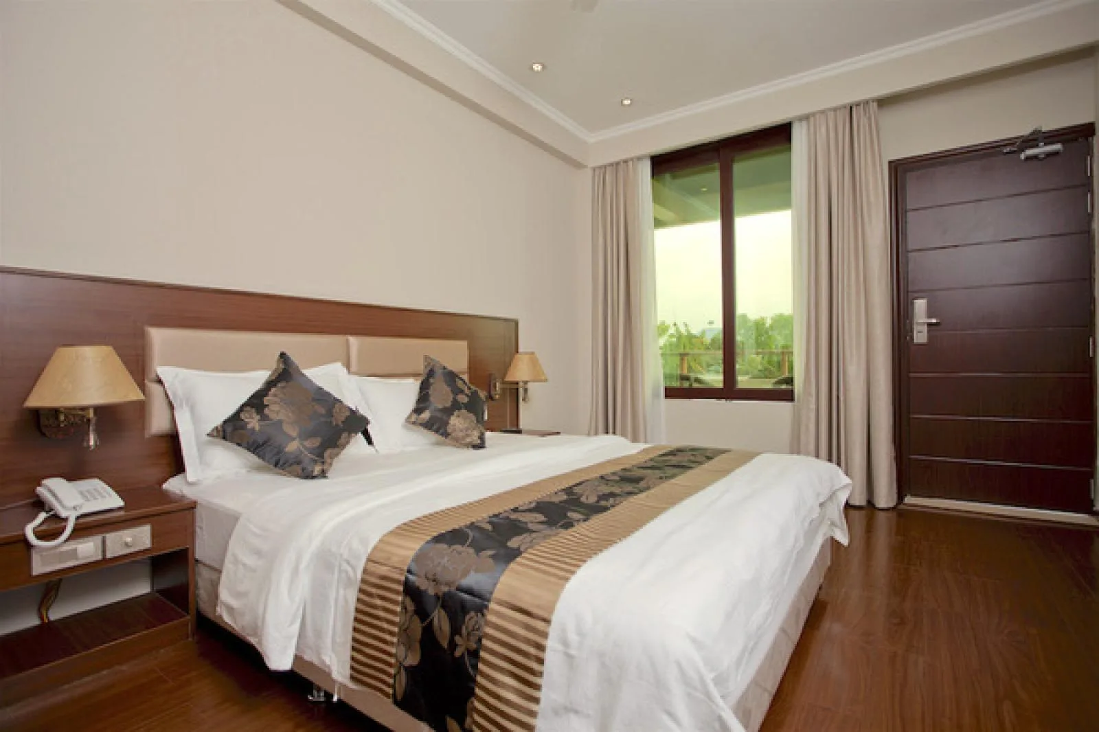 Deluxe Double Room City View with Balcony