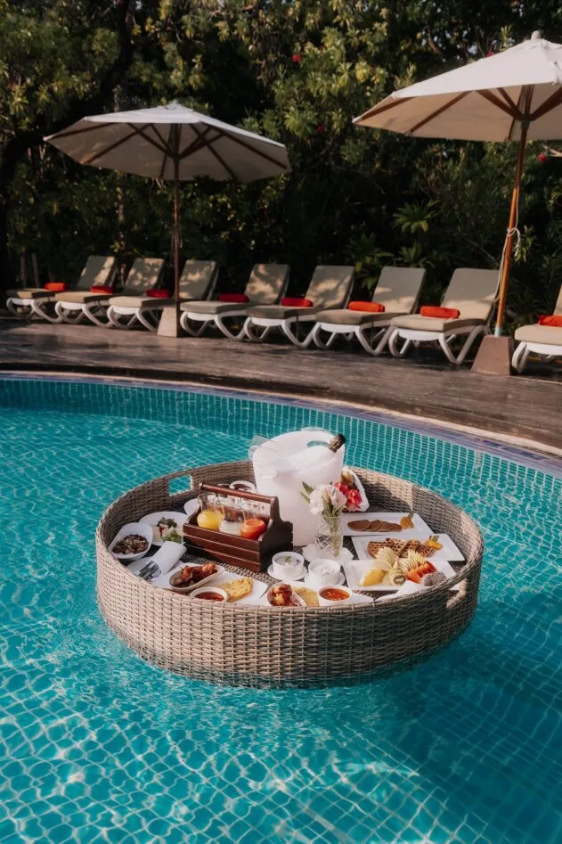 Floating Breakfast